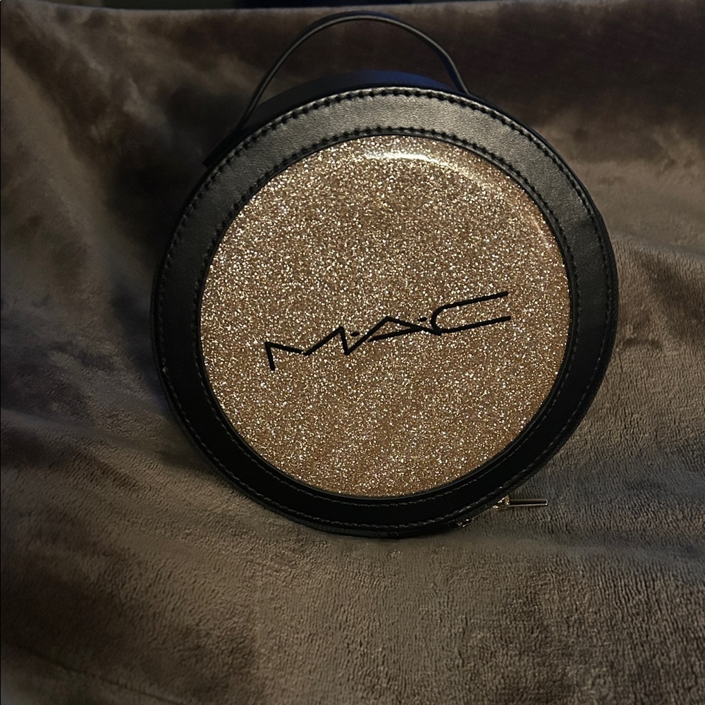 MAC Cosmetics Sparkling Silver Makeup Case
